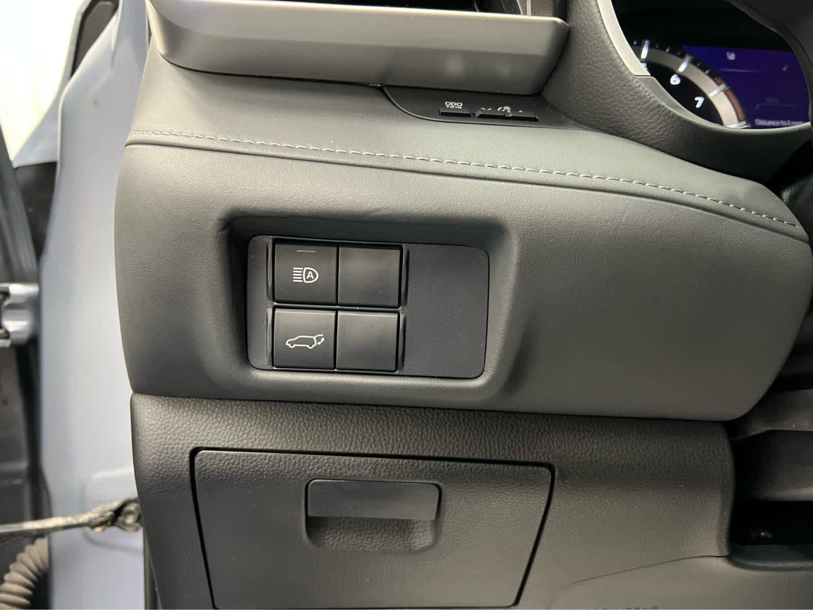 Used 2021 Toyota Highlander XLE image 16