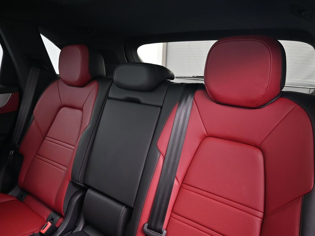 New 2026 Porsche Cayenne E-Hybrid AWD/4WD image 6