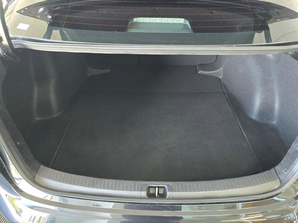 Used 2022 Toyota Corolla LE FWD image 16
