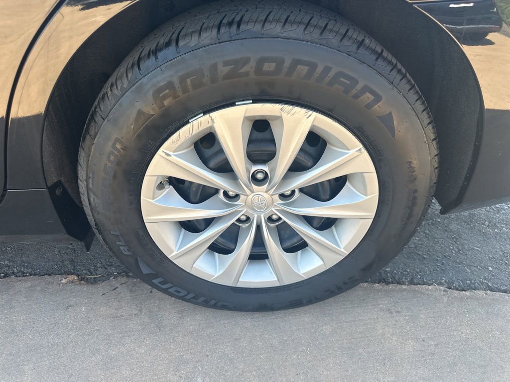 Used 2017 Toyota Camry SE FWD image 34