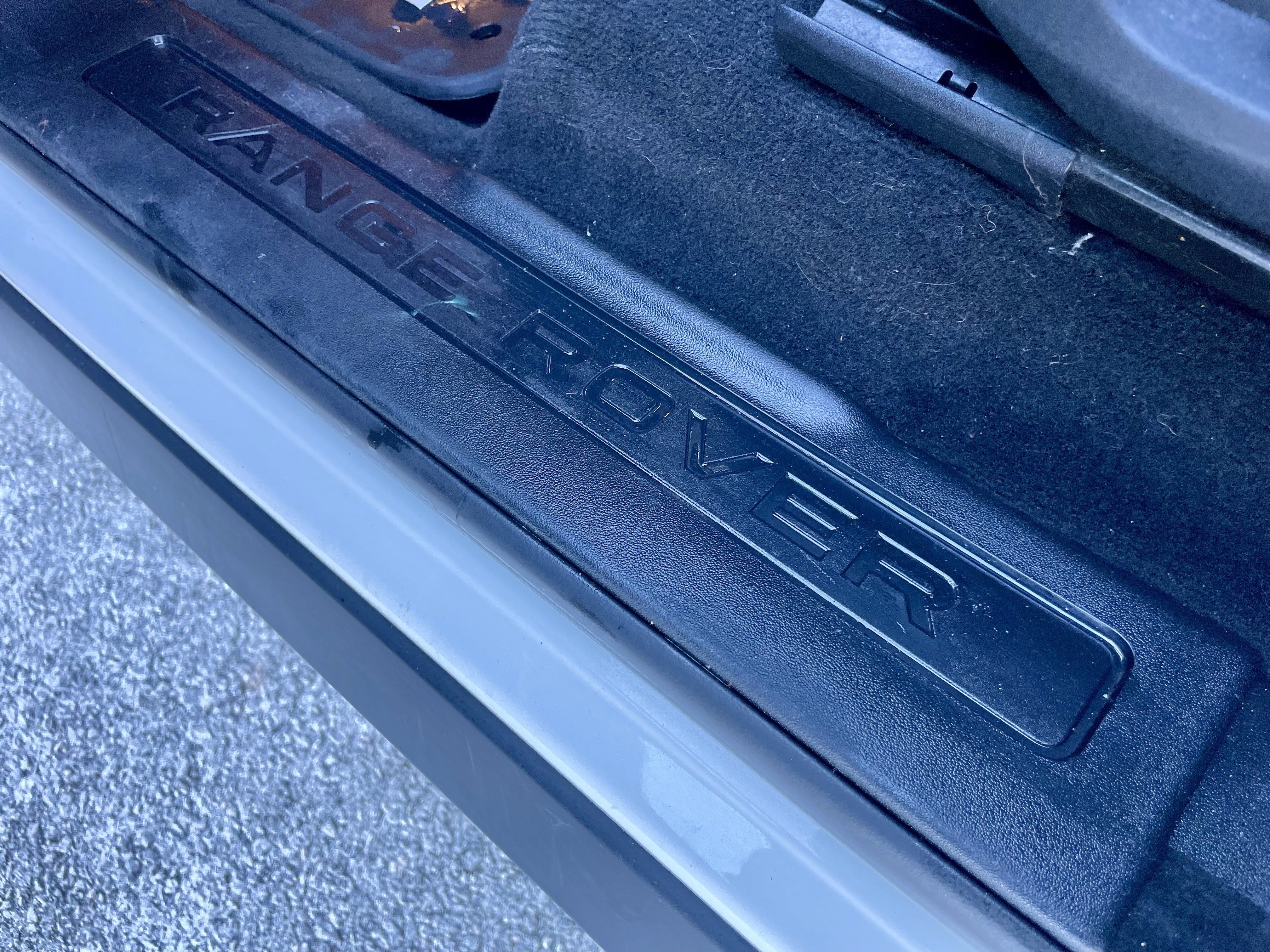 Used 2017 Land Rover Range Rover Evoque SE image 37