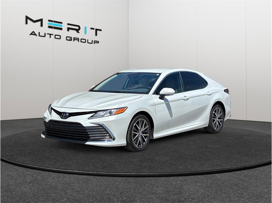 Used 2023 Toyota Camry XLE FWD image 4