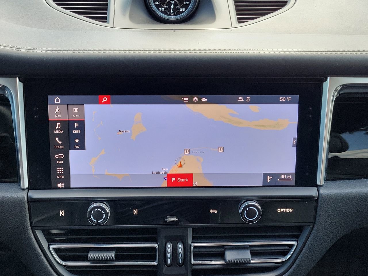 Used 2023 Porsche Macan Turbo image 17