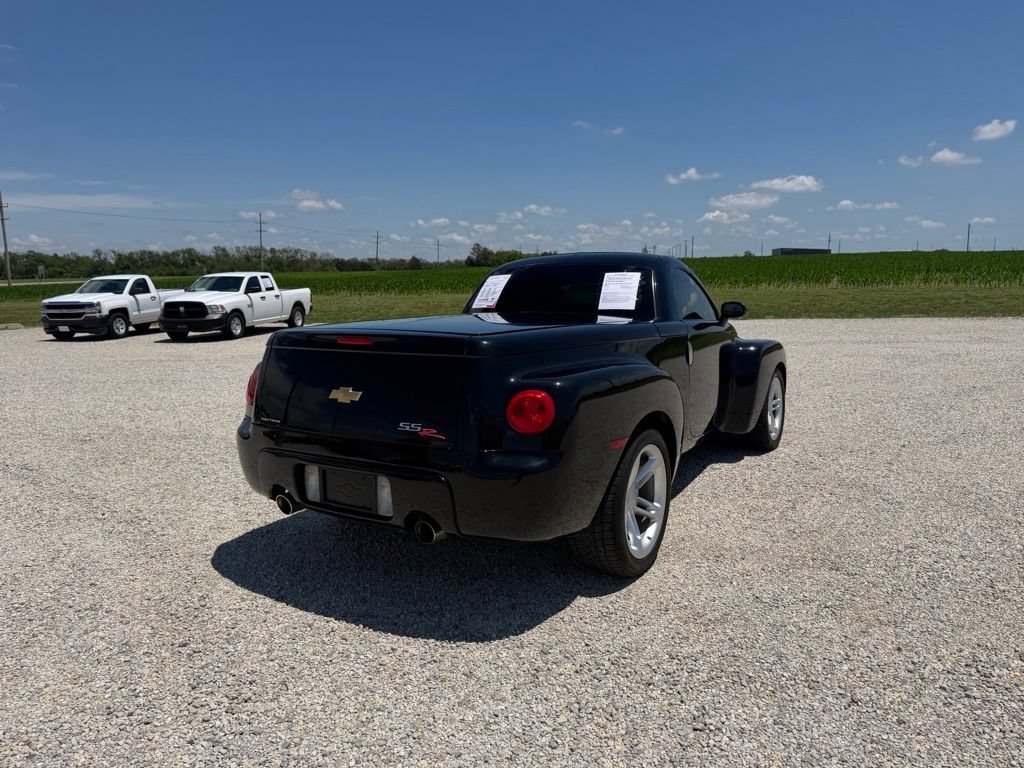 Used 2003 Chevrolet SSR w/ Preferred Equipment Group RWD image 3