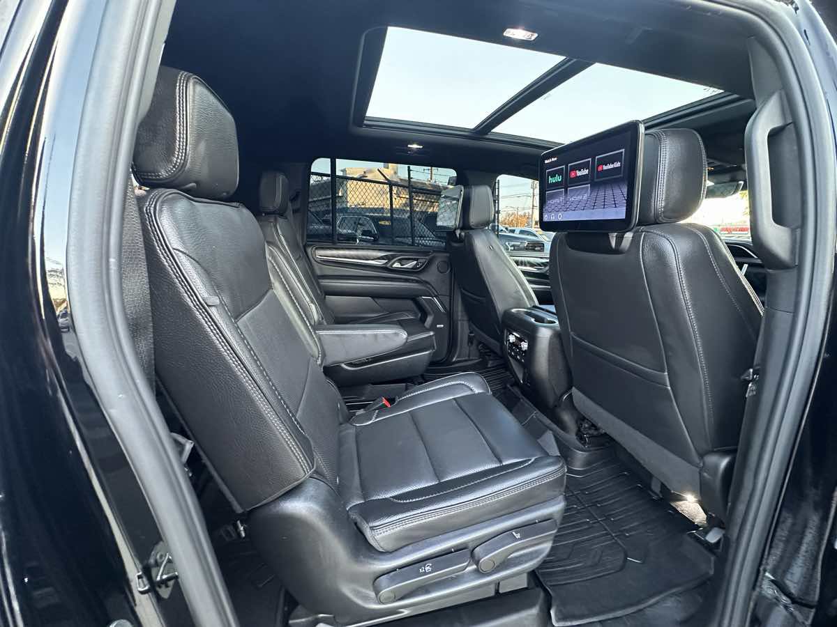 Used 2023 GMC Yukon XL Denali w/ Denali Reserve Package AWD/4WD image 33