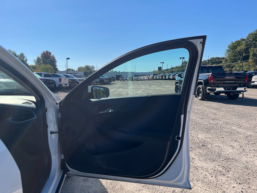 Used 2023 Chevrolet Malibu LT FWD image 33