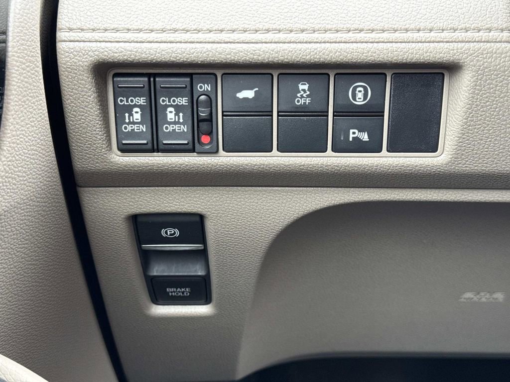 Used 2023 Honda Odyssey Elite image 13