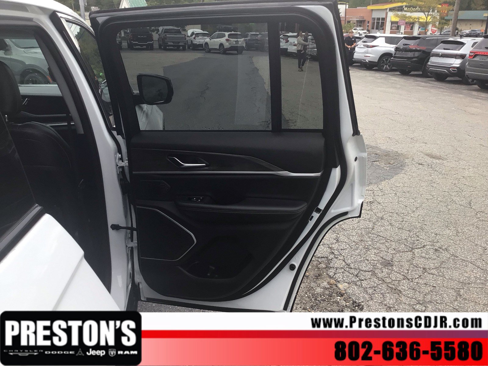 Used 2024 Jeep Grand Cherokee Limited 4xe AWD/4WD image 24