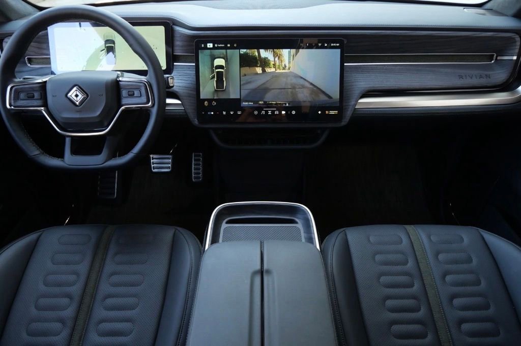 Used 2023 Rivian R1T Adventure image 18