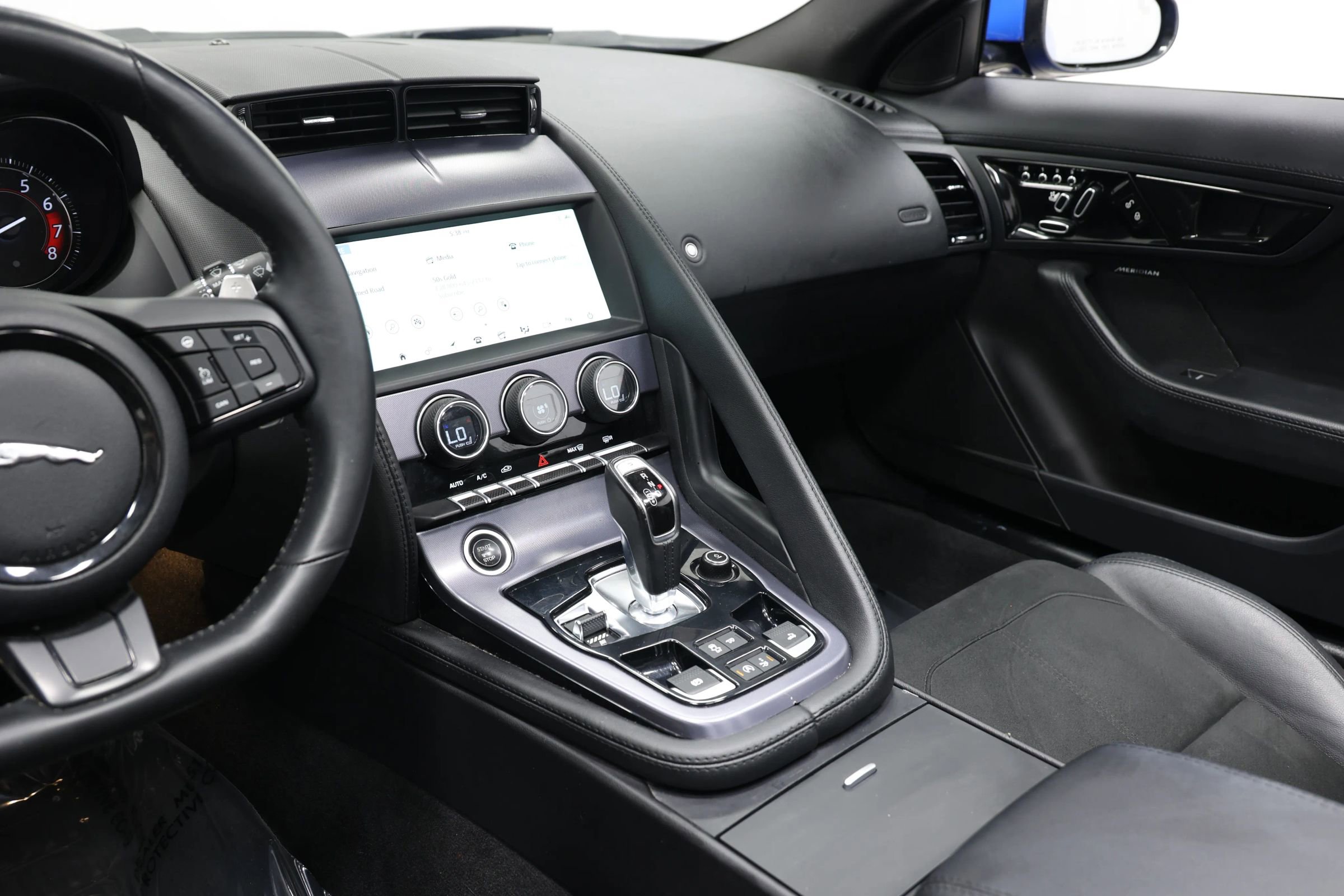 Used 2020 Jaguar F-TYPE Convertible image 26