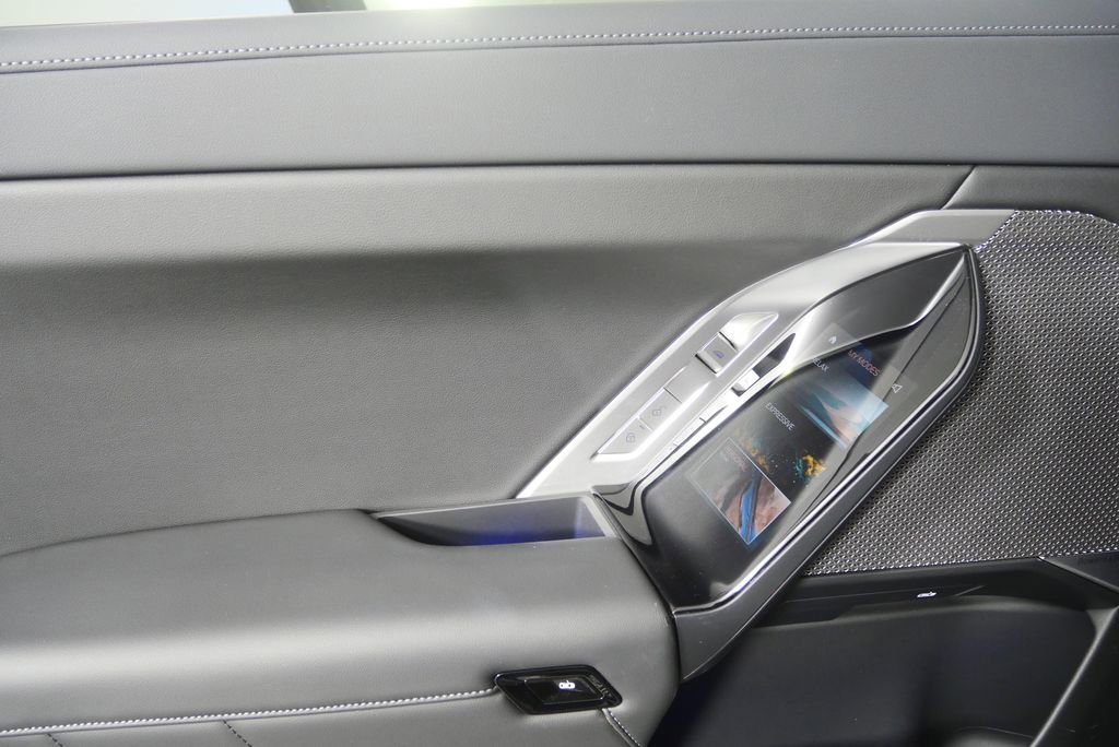 Certified 2023 BMW 740i w/ Parking Assistance Package image 14