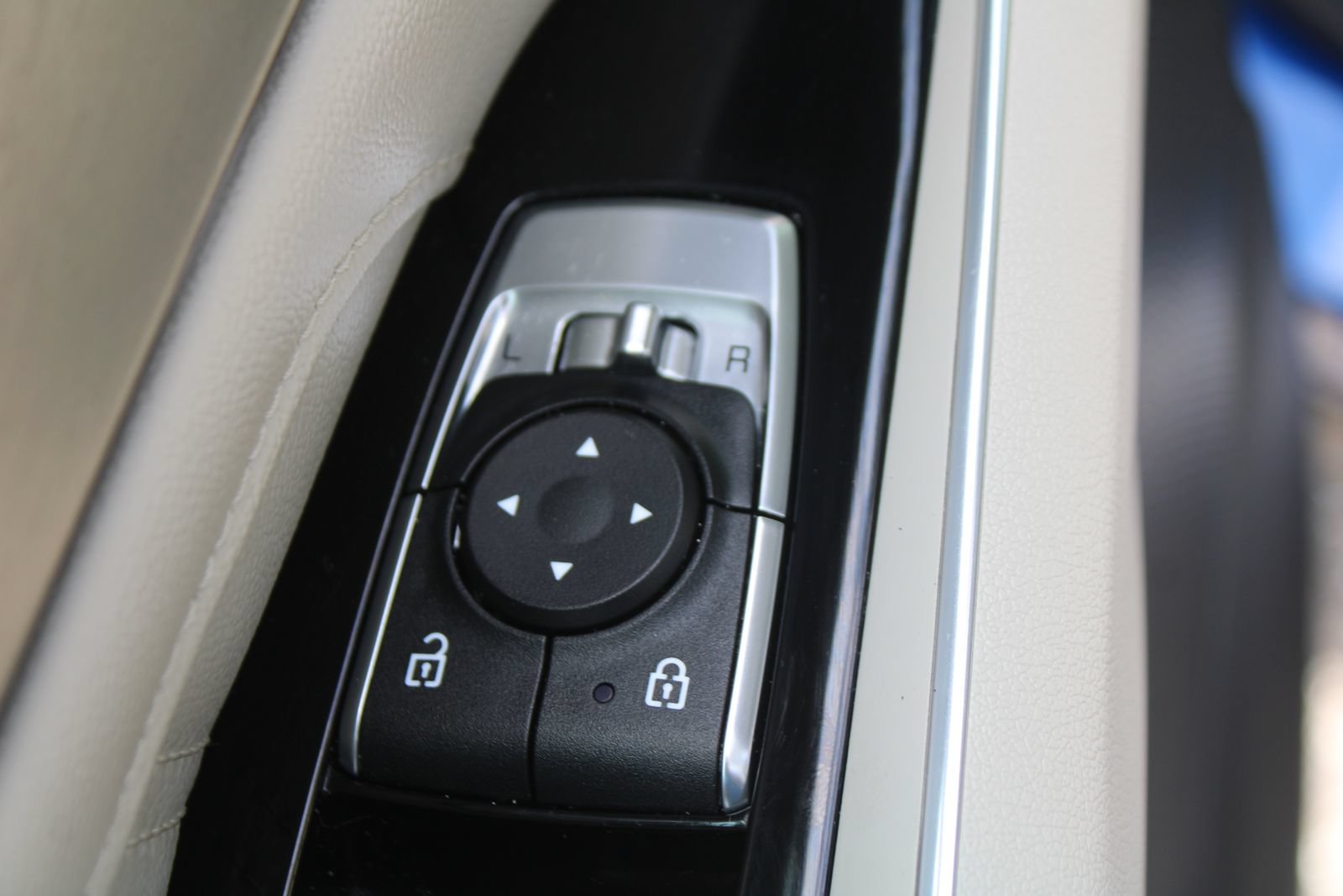 Certified 2022 Kia Sorento SX FWD image 22