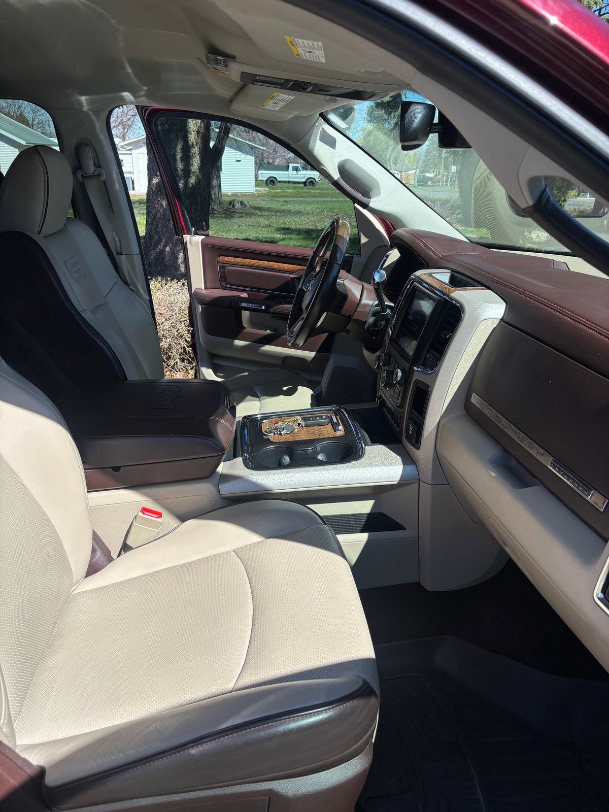 Used 2018 RAM 3500 Laramie Longhorn w/ Longhorn Southfork Package AWD/4WD image 2
