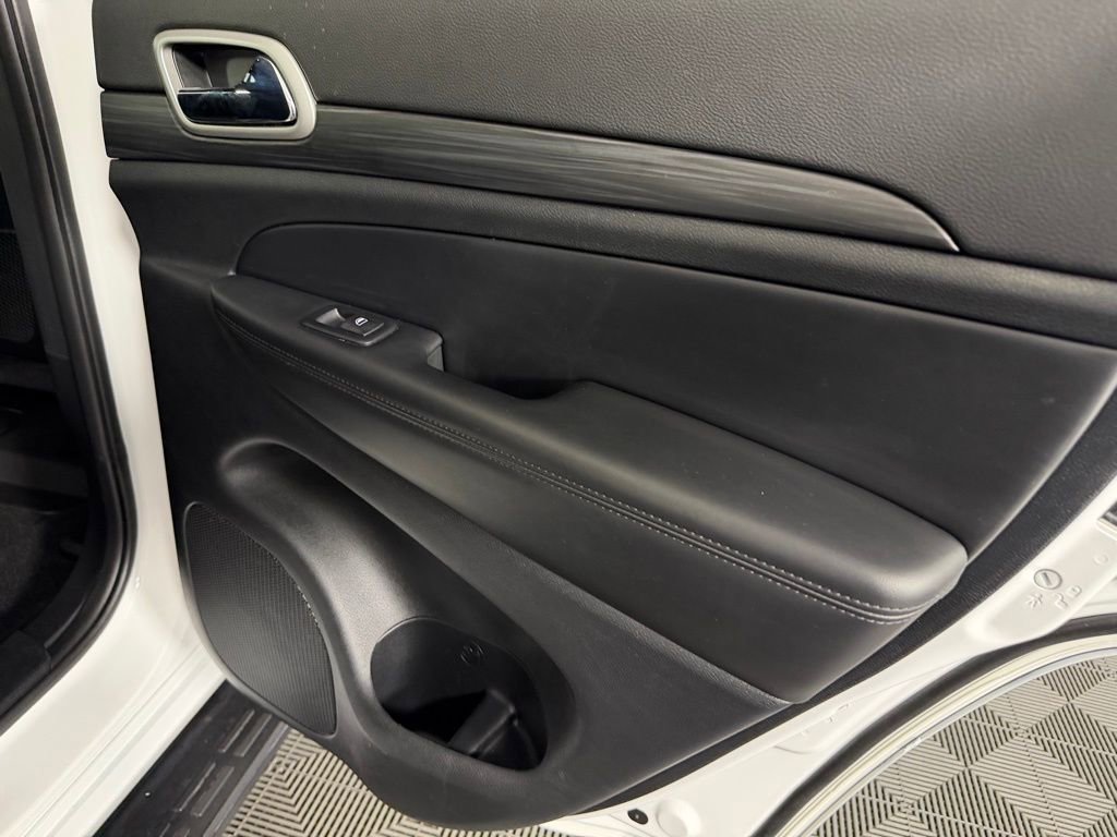 Used 2022 Jeep Grand Cherokee Laredo X image 32