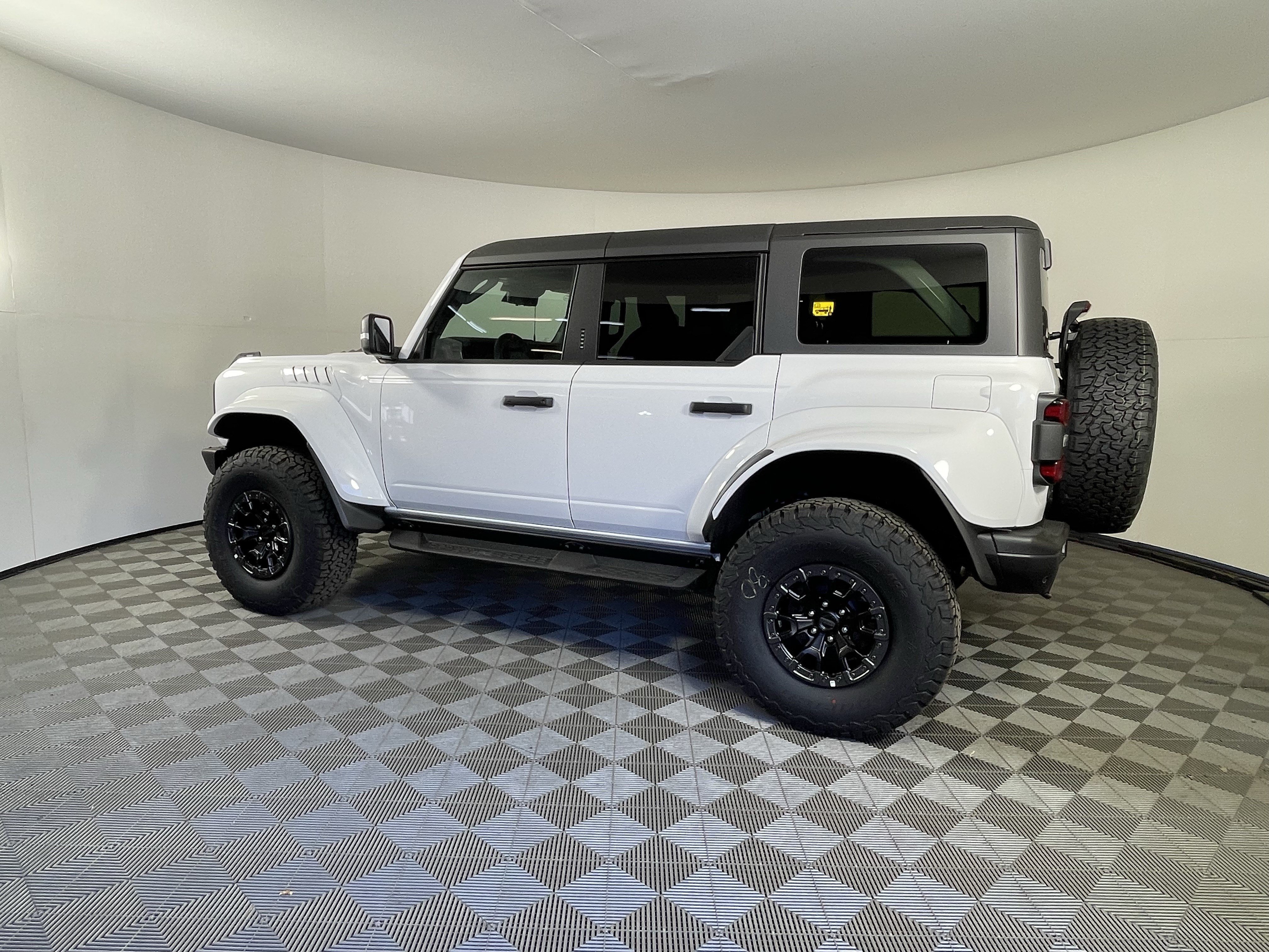 New 2026 Ford Bronco Raptor w/ Interior Carbon Fiber Pack AWD/4WD image 2