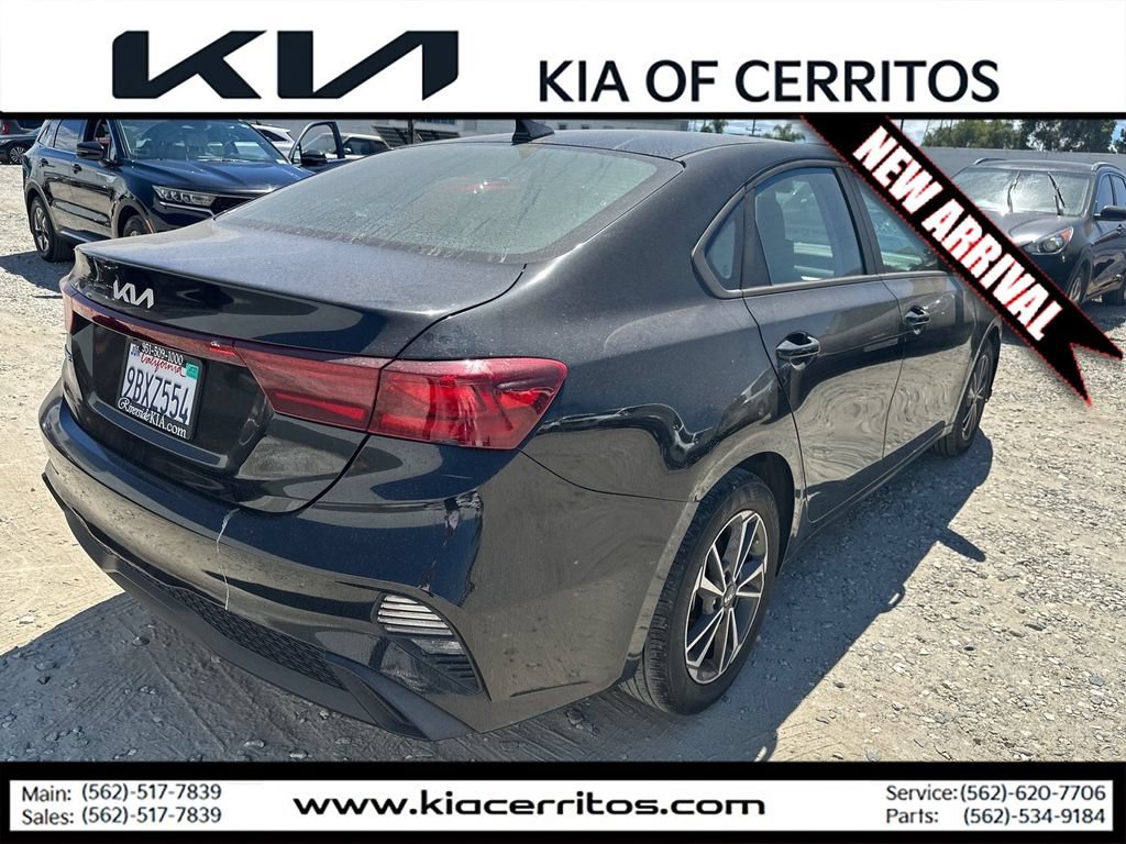 Certified 2022 Kia Forte LXS FWD image 5