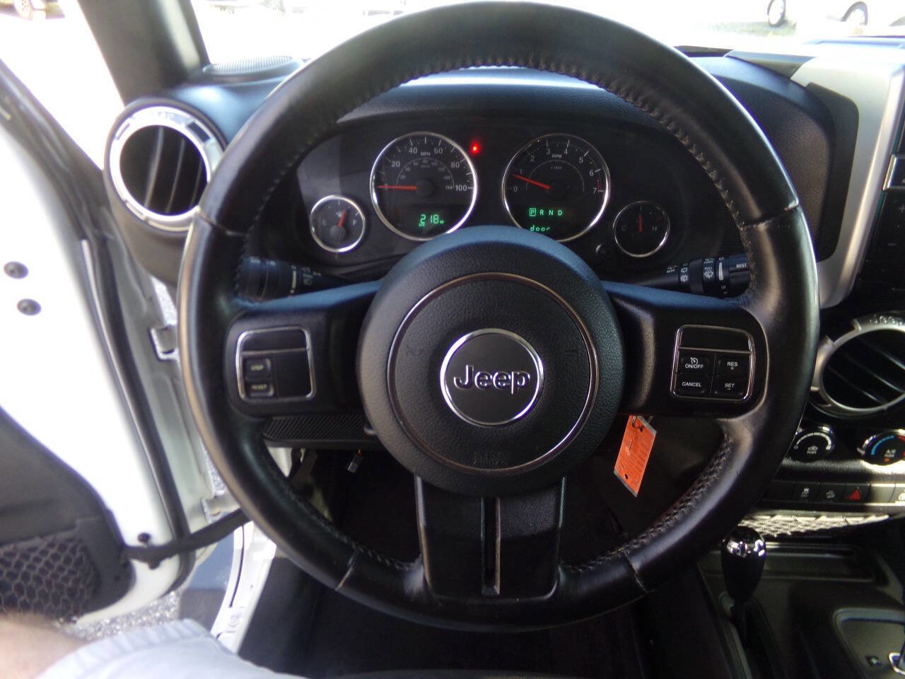 Used 2017 Jeep Wrangler Unlimited Sahara image 29