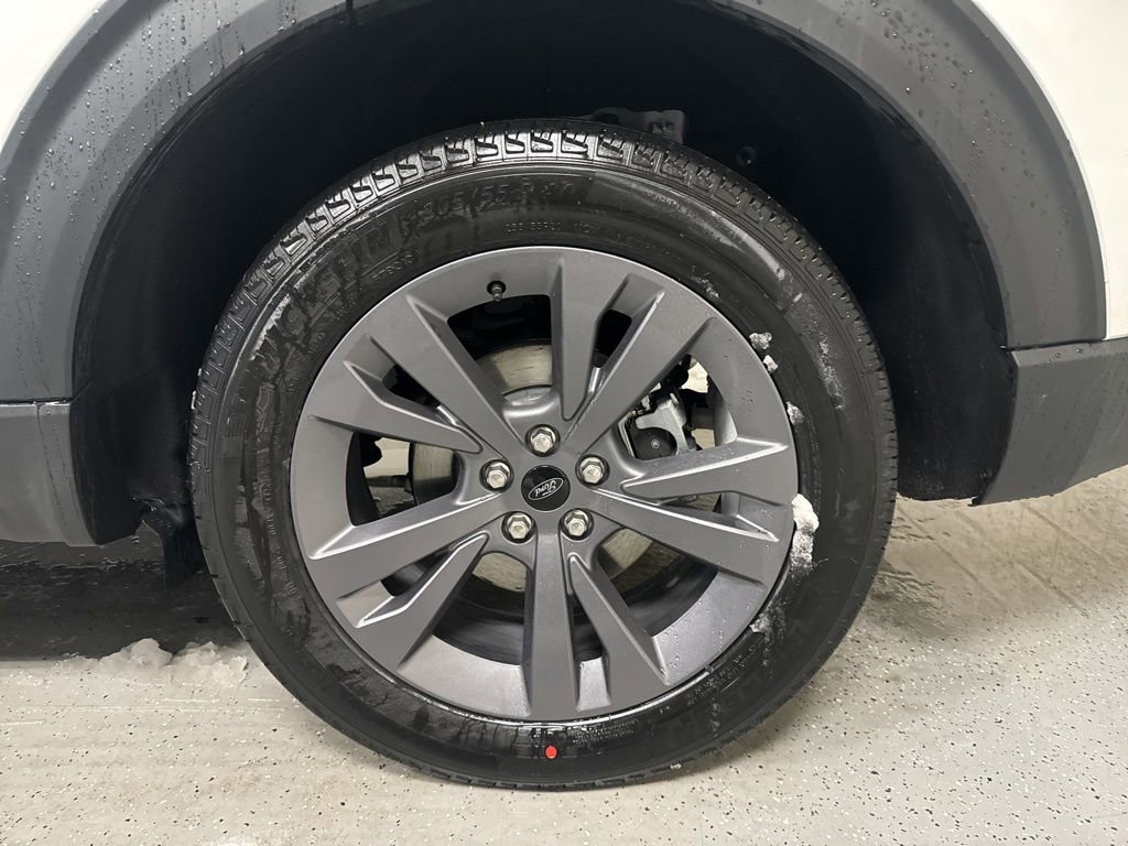 New 2026 Ford Explorer Active w/ Active Comfort Package AWD/4WD image 2