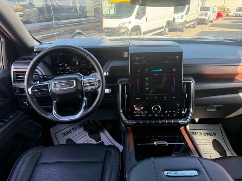 Used 2025 GMC Yukon XL Denali image 21