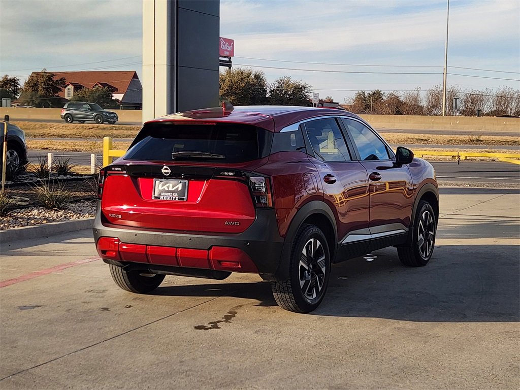 Used 2025 Nissan Kicks SV image 4
