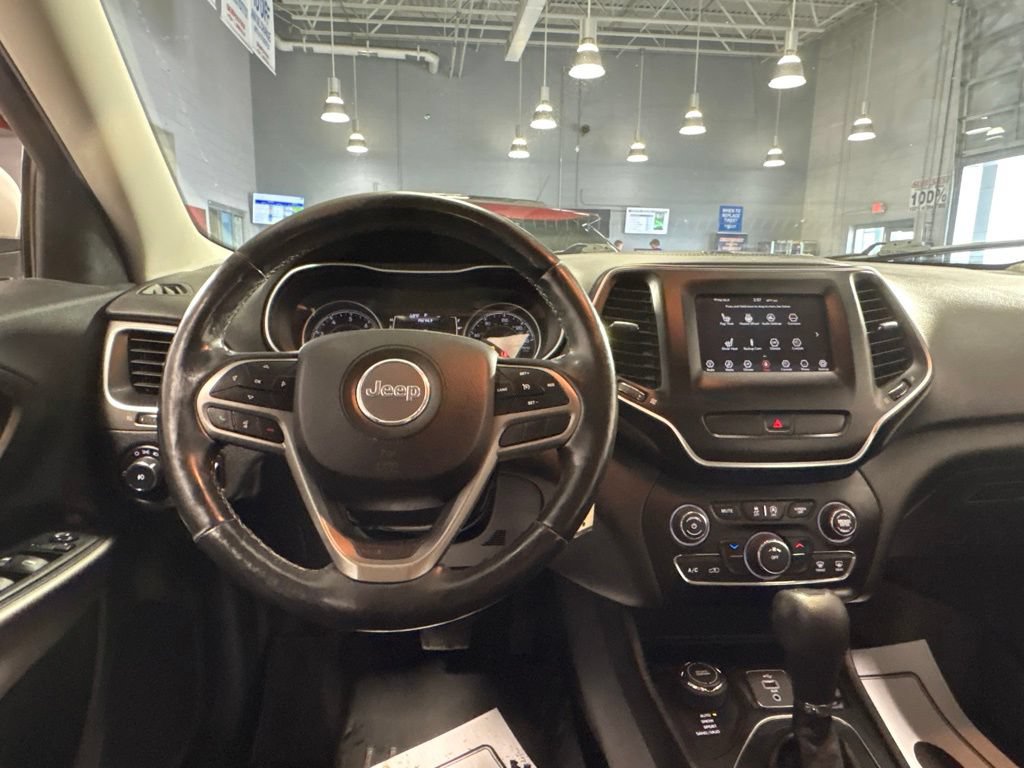 Used 2019 Jeep Cherokee Latitude w/ Cold Weather Group AWD/4WD image 26