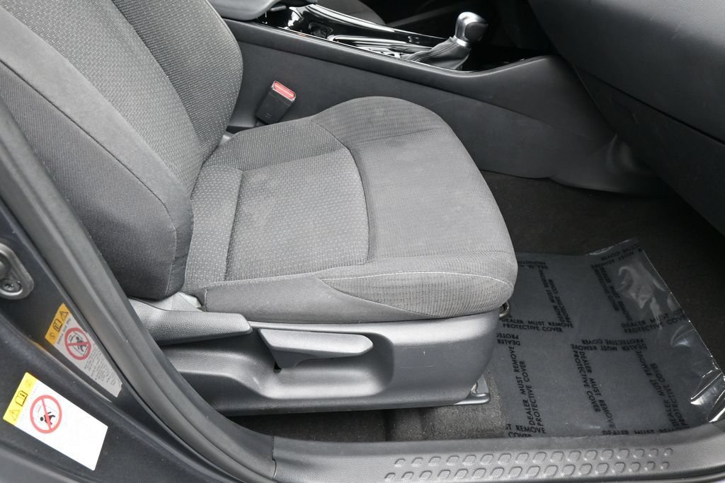 Used 2019 Toyota C-HR XLE FWD image 35