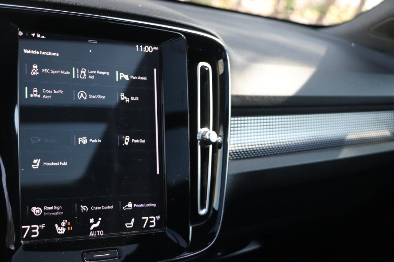 Used 2019 Volvo XC40 T5 R-Design image 17