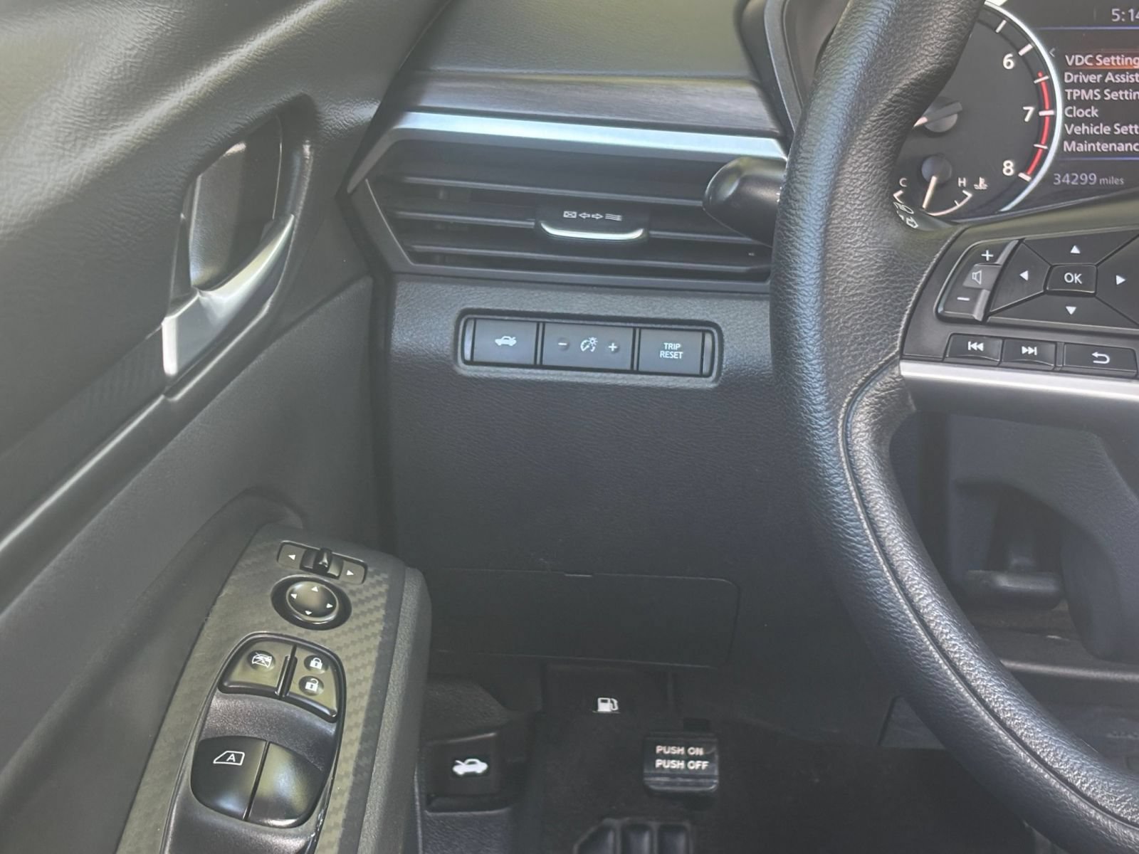 Used 2025 Nissan Altima 2.5 SV FWD image 32