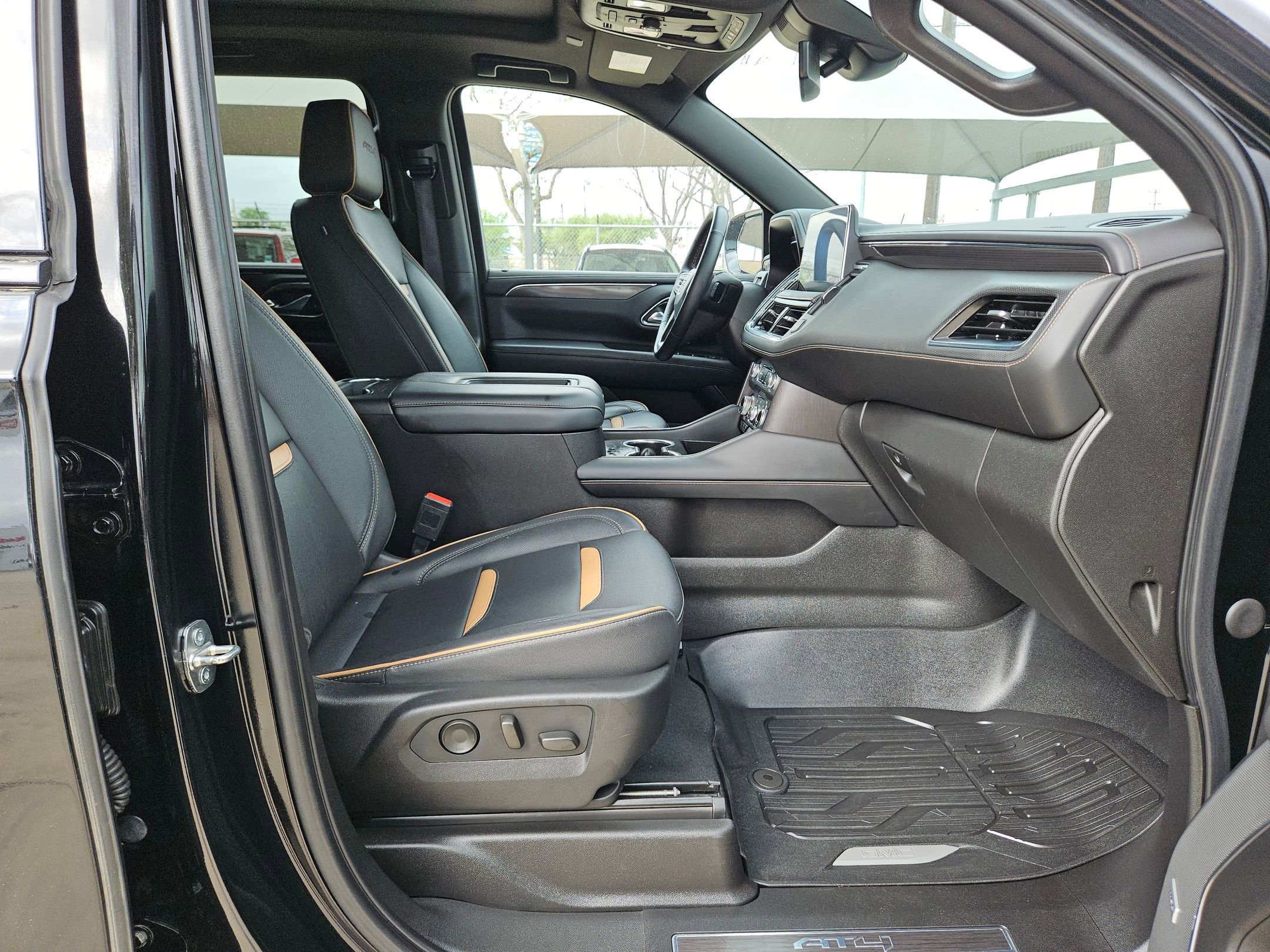 Certified 2023 GMC Yukon XL AT4 image 27