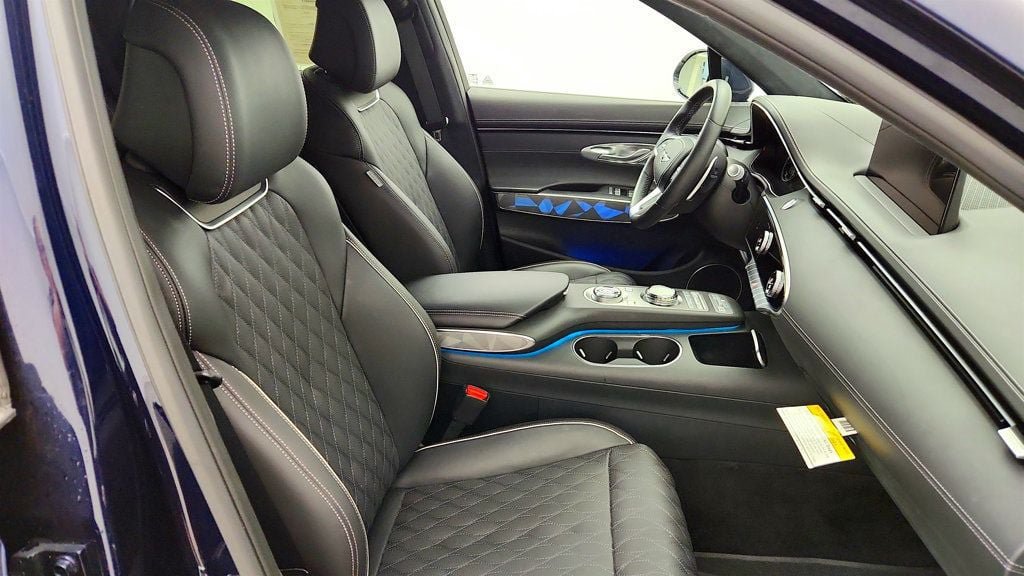 Used 2024 Genesis GV70 3.5T Sport w/ Sport Advanced Package AWD/4WD image 26