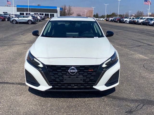 Used 2023 Nissan Altima 2.5 SR image 3