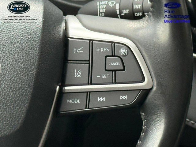 Used 2023 Toyota Highlander LE FWD image 29