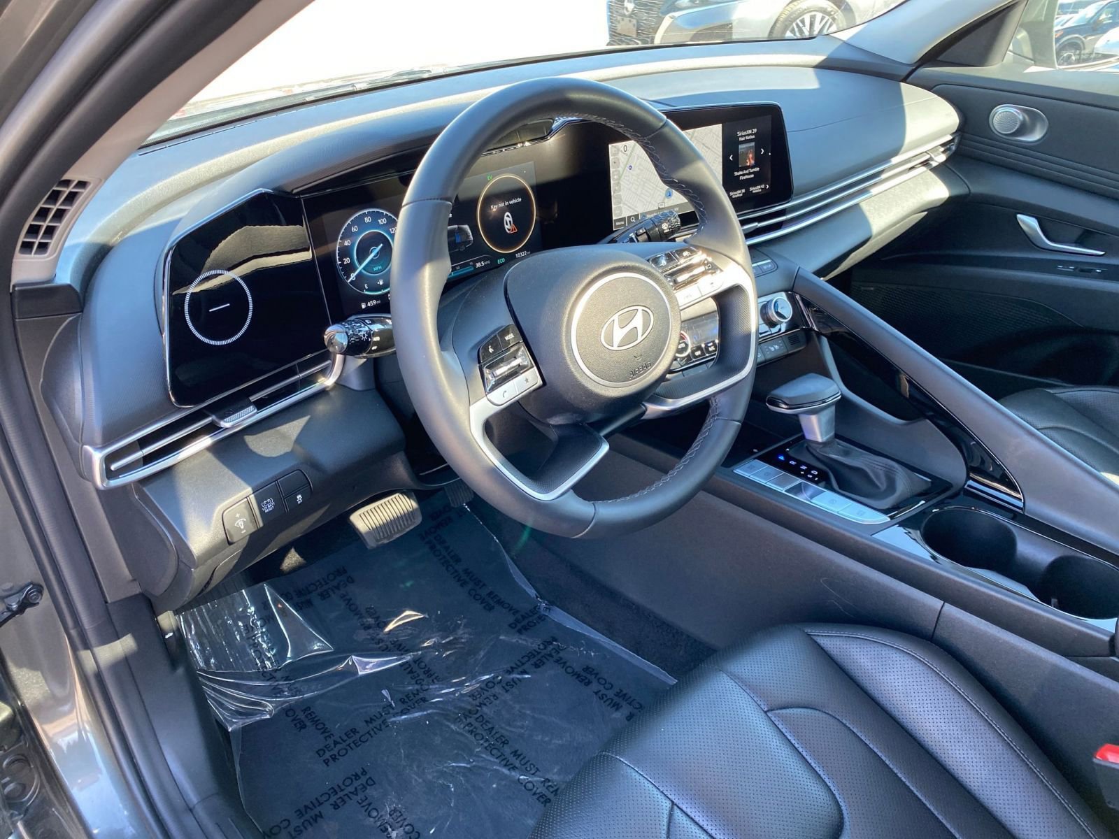 Used 2025 Hyundai Elantra Limited image 36