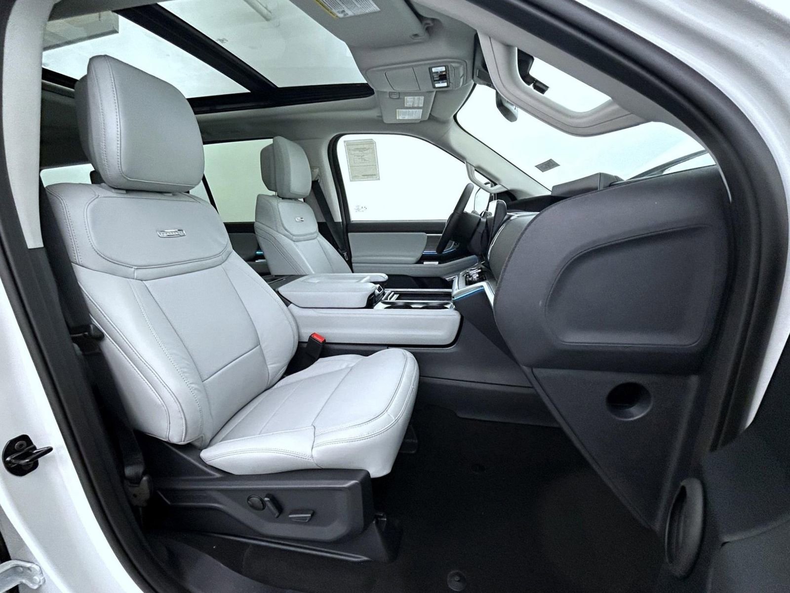 New 2026 Ford Expedition Platinum image 15