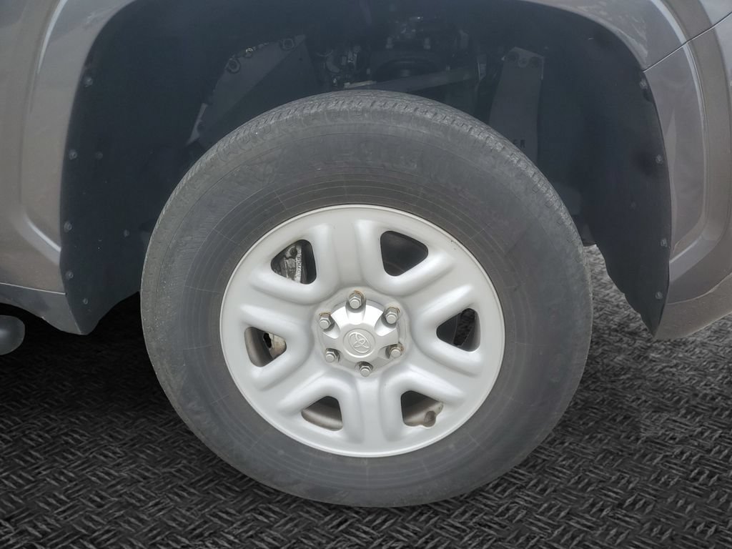 Used 2023 Toyota Tundra SR AWD/4WD image 11