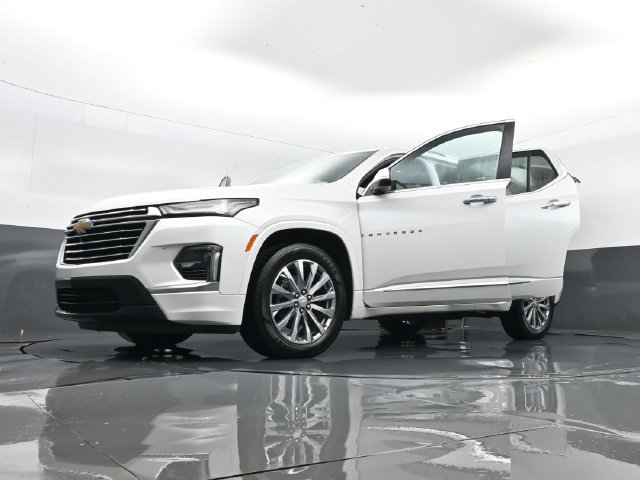 Used 2023 Chevrolet Traverse Premier AWD/4WD image 37