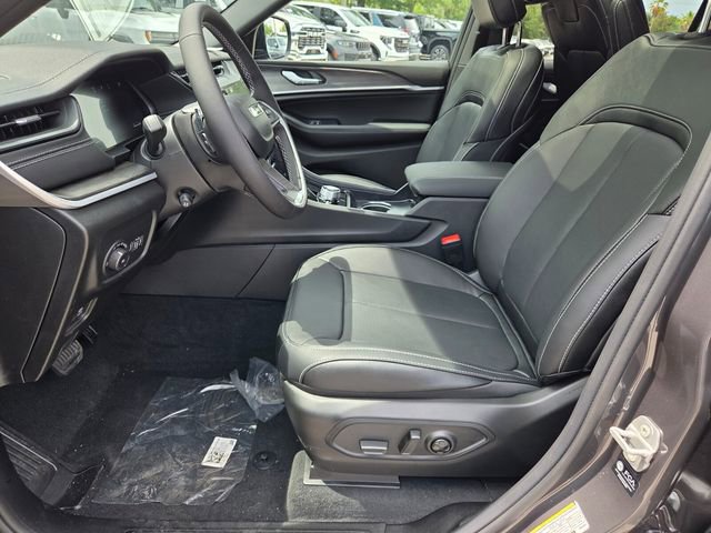 New 2026 Jeep Grand Cherokee L Limited AWD/4WD image 3