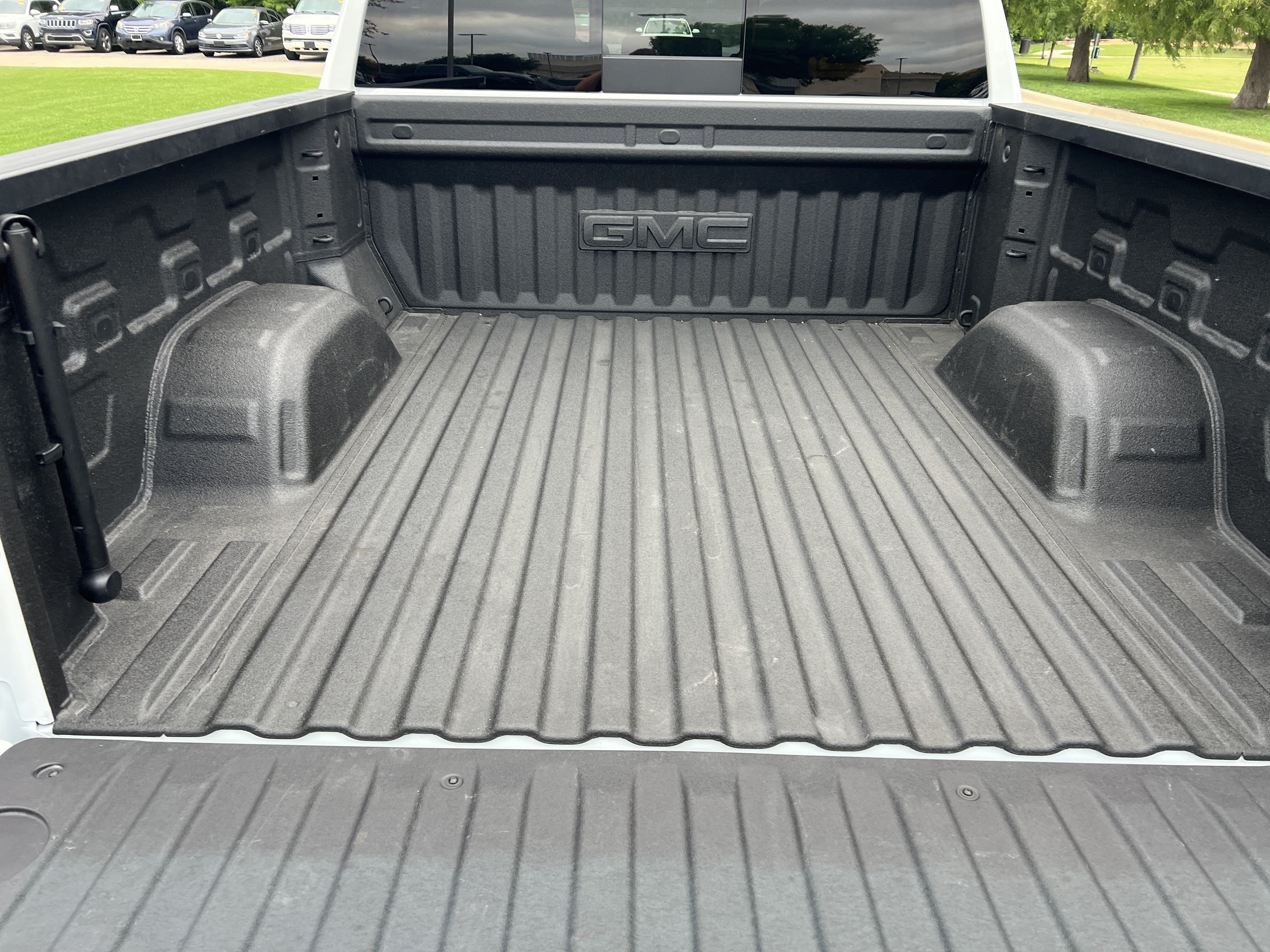 Used 2024 GMC Sierra 1500 SLT w/ SLT Premium Plus Package AWD/4WD image 29