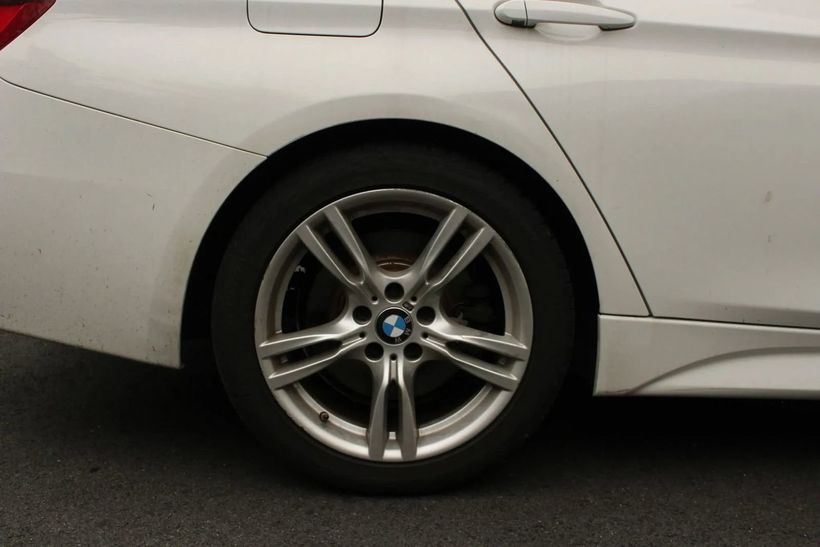 Used 2016 BMW 328i Sedan w/ M Sport Package RWD image 5