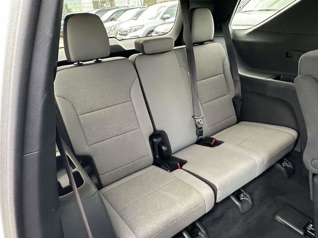 Used 2025 Chevrolet Traverse LT image 20