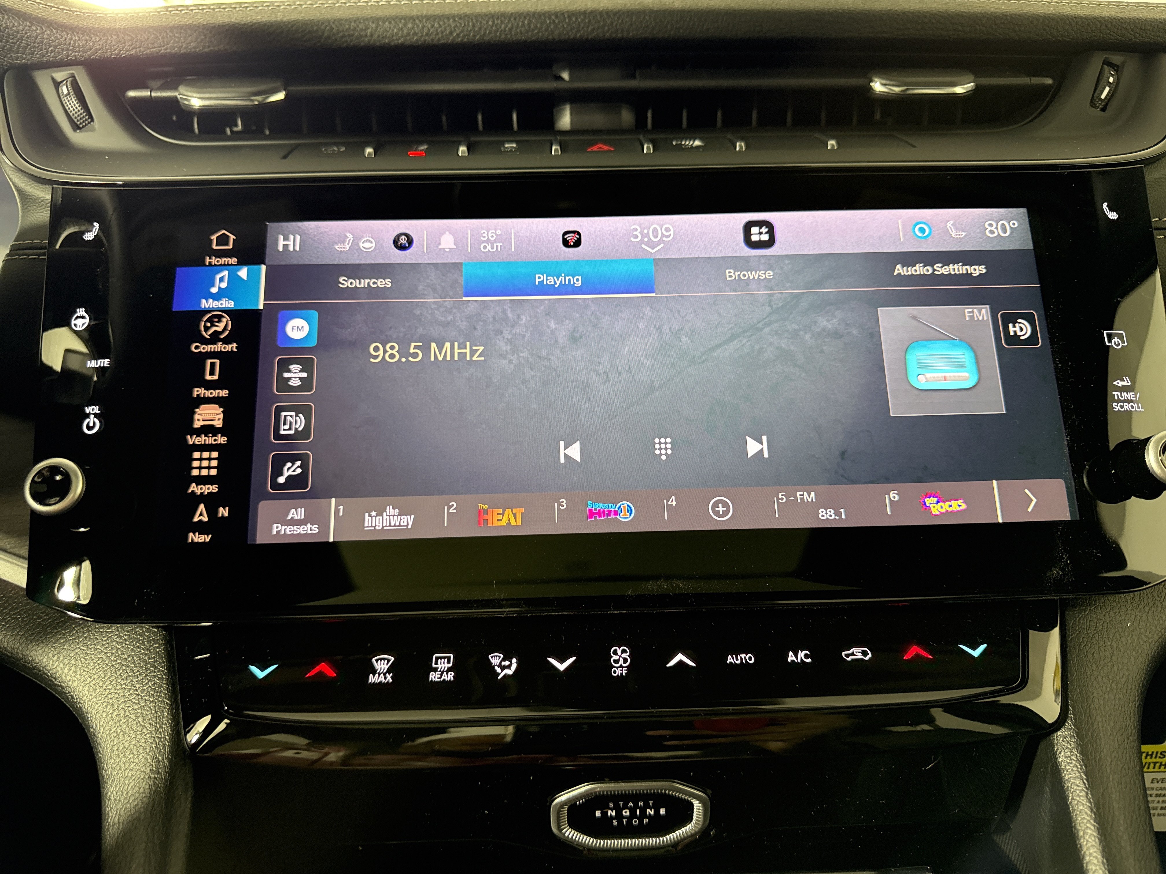 New 2026 Jeep Grand Cherokee Limited w/ Luxury Tech Group II AWD/4WD image 21