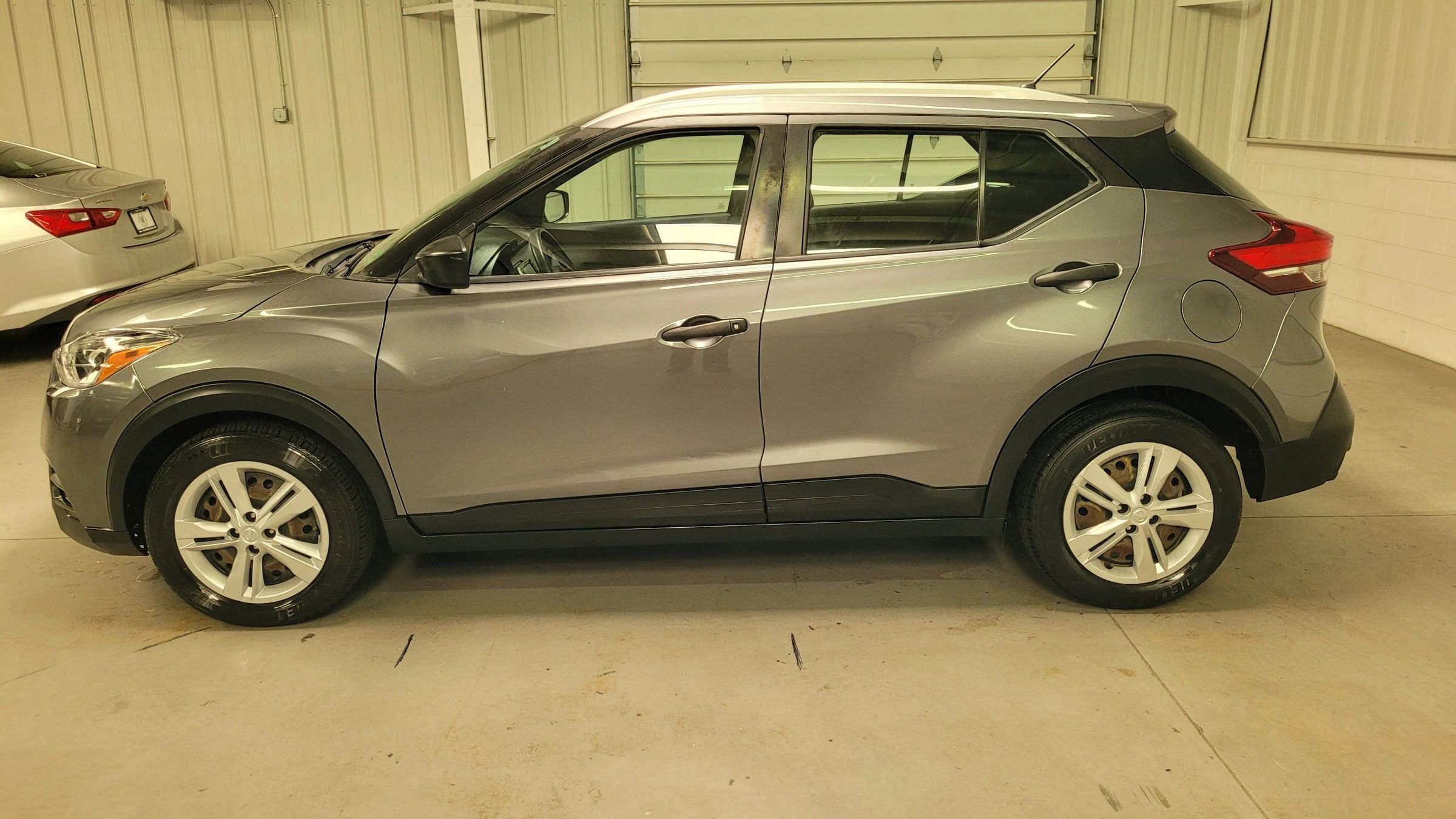 Used 2019 Nissan Kicks S FWD image 3