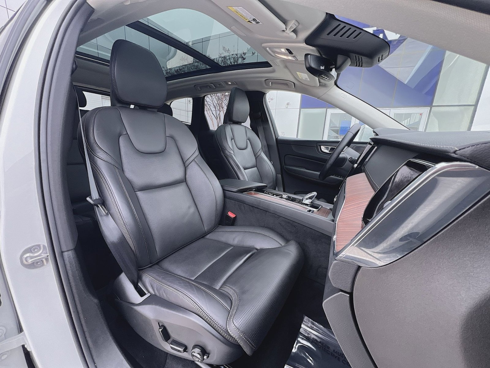 Certified 2023 Volvo XC60 B5 Ultimate image 27