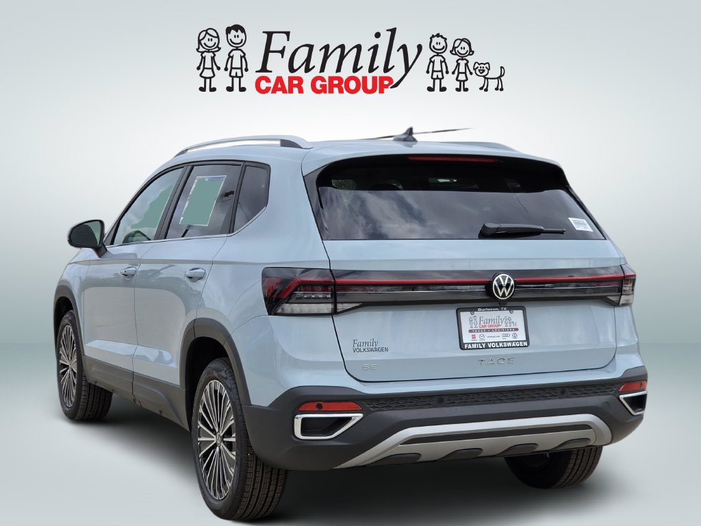New 2027 Volkswagen Taos SE FWD image 3