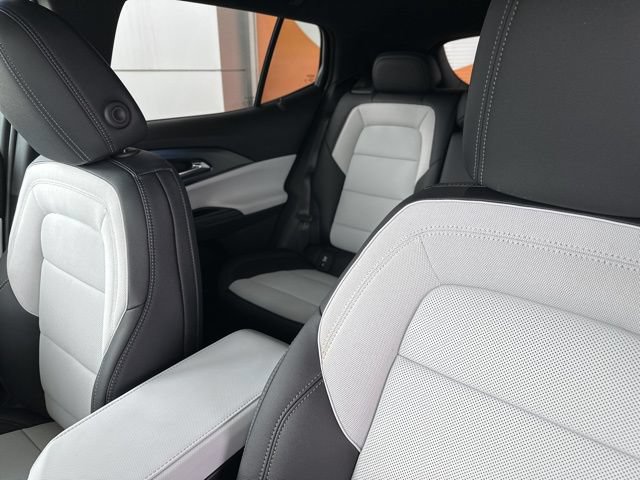 New 2026 Chevrolet Equinox EV LT w/ Convenience Package II AWD/4WD image 16