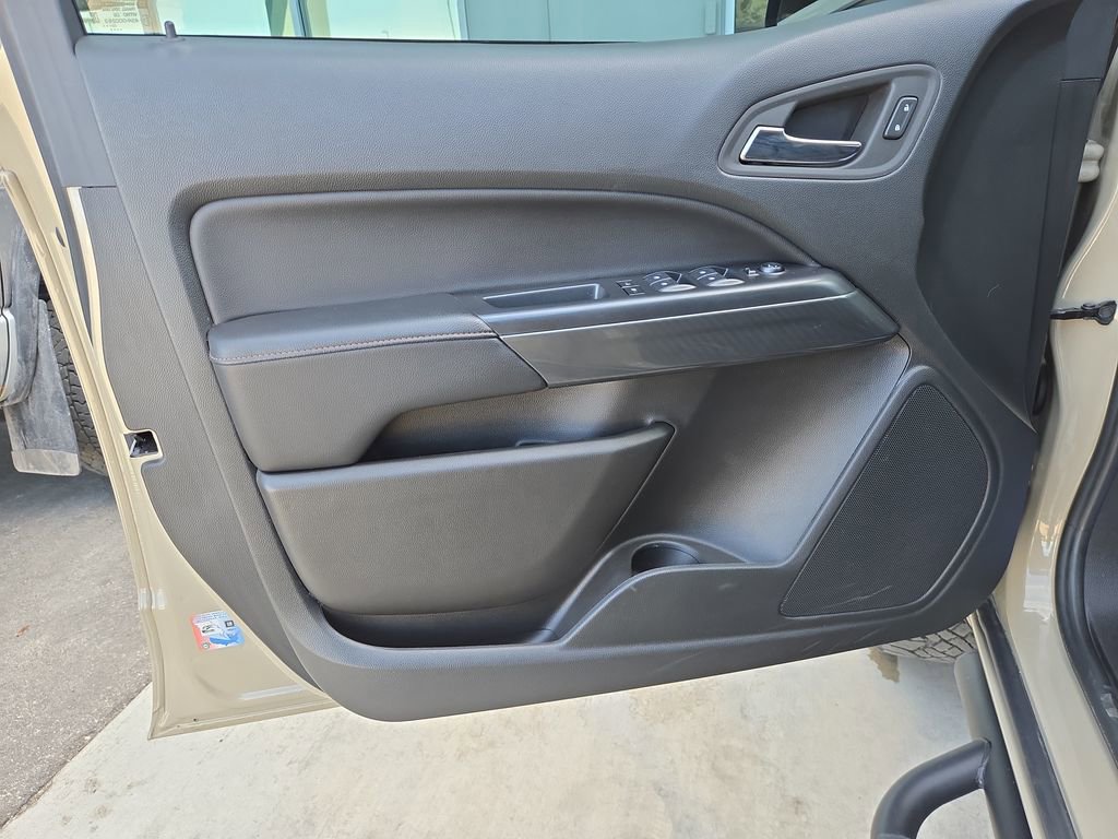 Used 2022 GMC Canyon AT4 image 12