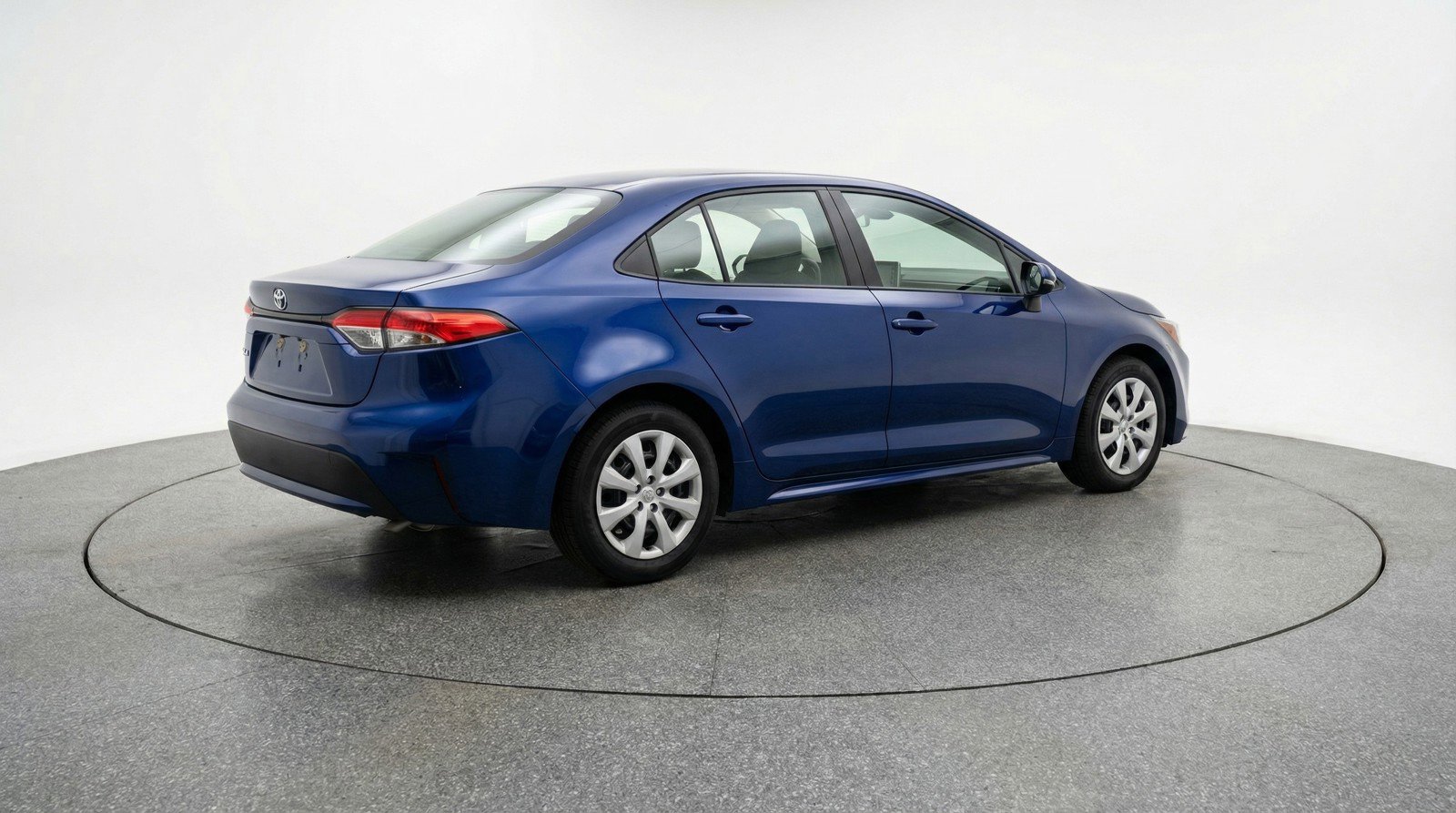 Used 2025 Toyota Corolla LE FWD image 9
