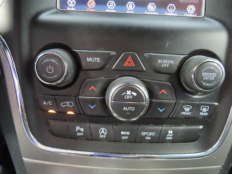 Used 2021 Jeep Grand Cherokee Laredo image 27