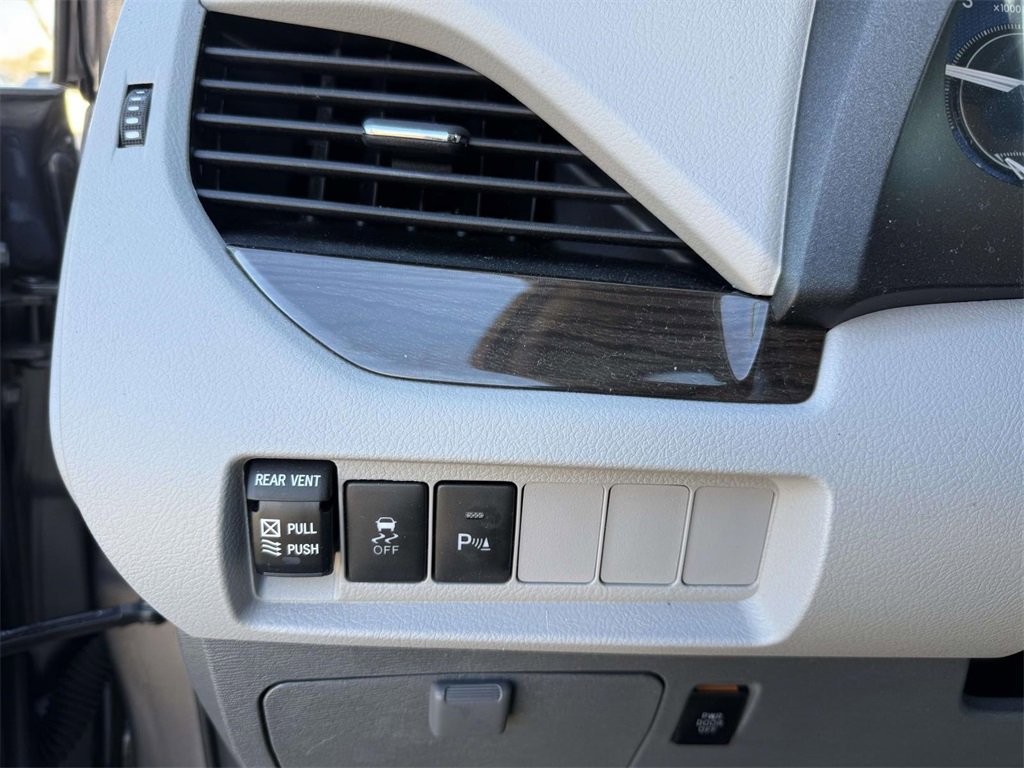 Used 2020 Toyota Sienna XLE image 13