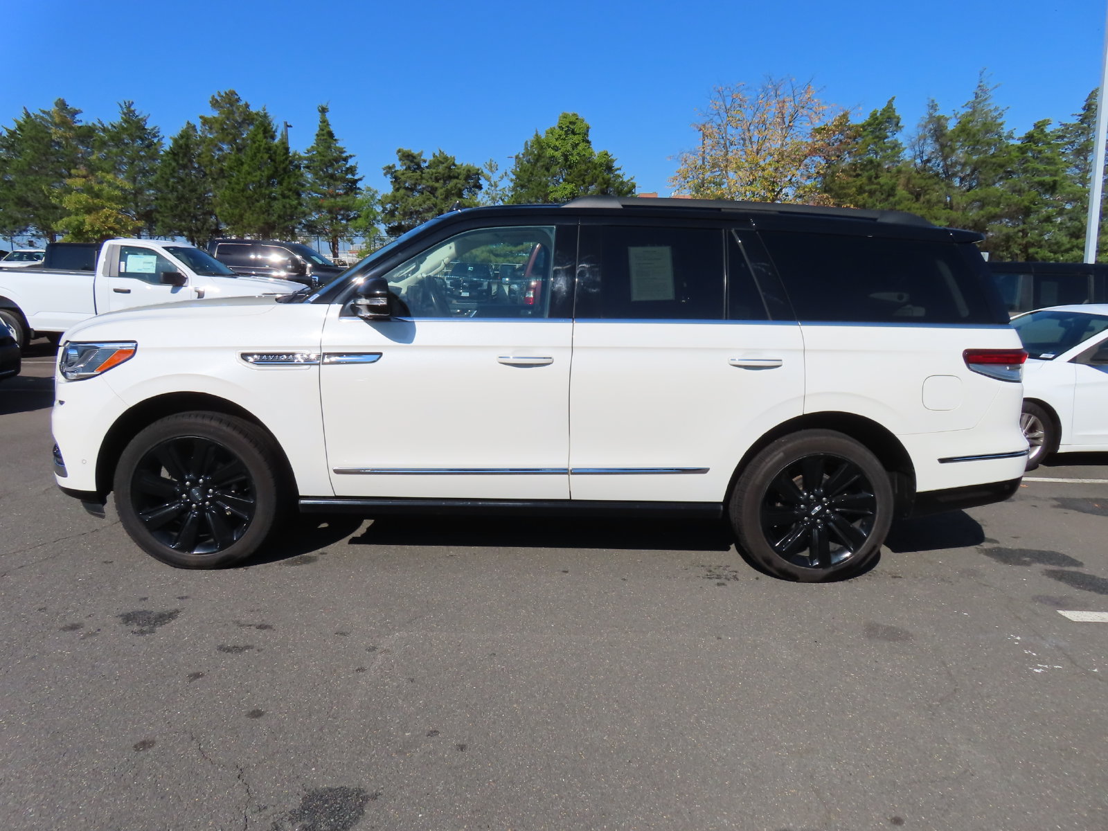 Used 2023 Lincoln Navigator Black Label AWD/4WD image 8